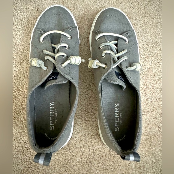 Women’s Crest Vibe Sneaker - Picture 1 of 4